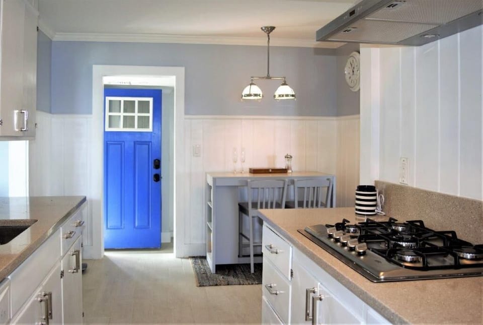 Kitchen with view of breakfast nook