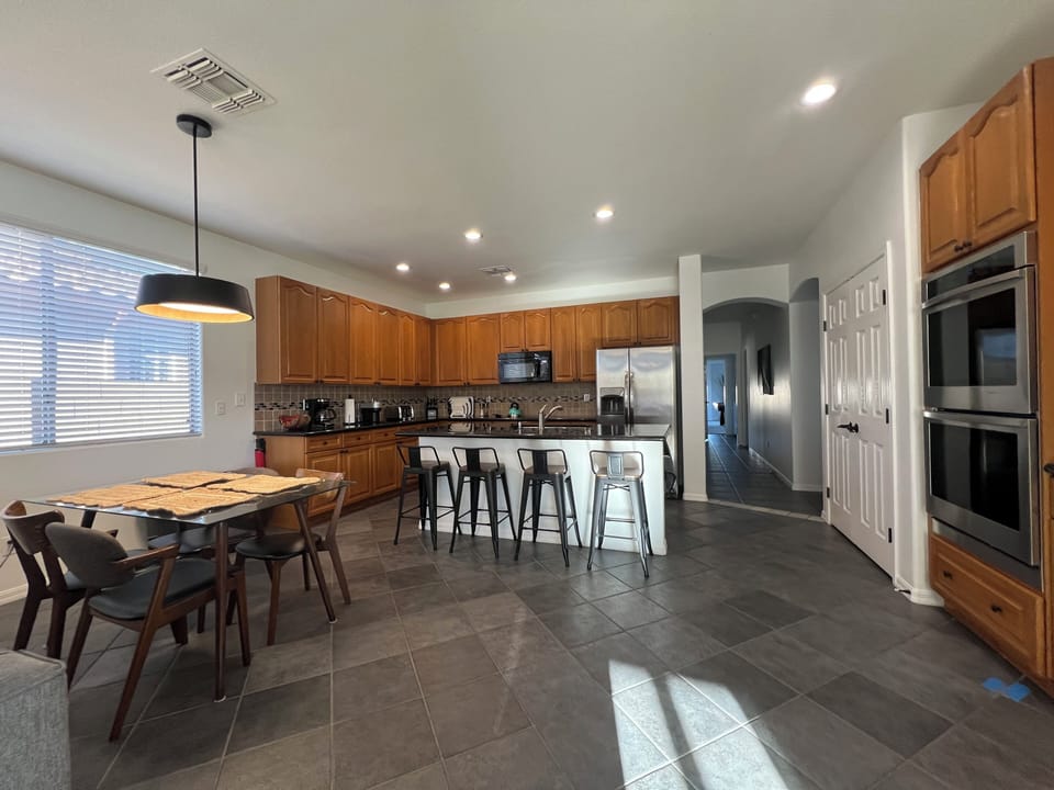 Beautiful fully equipped Kitchen.