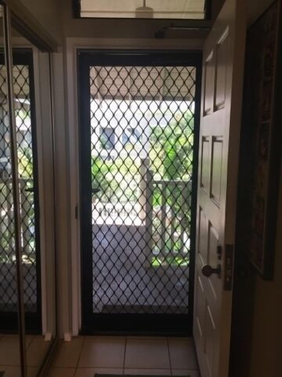 Separate entry to second master for extra privacy