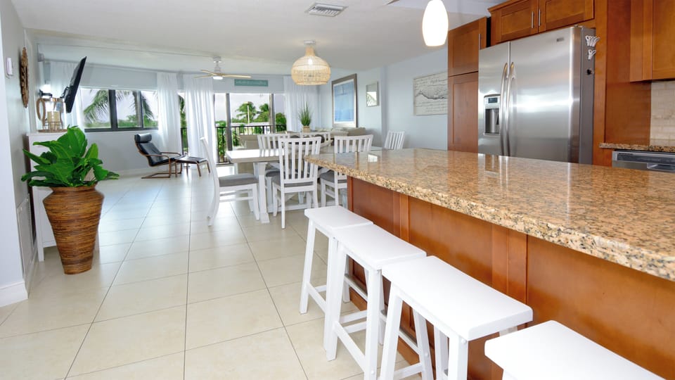 Open Floor Plan, Kitchen, Dining, and Living Area