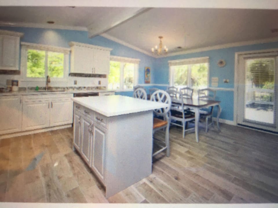 Kitchen/Dining Room 2