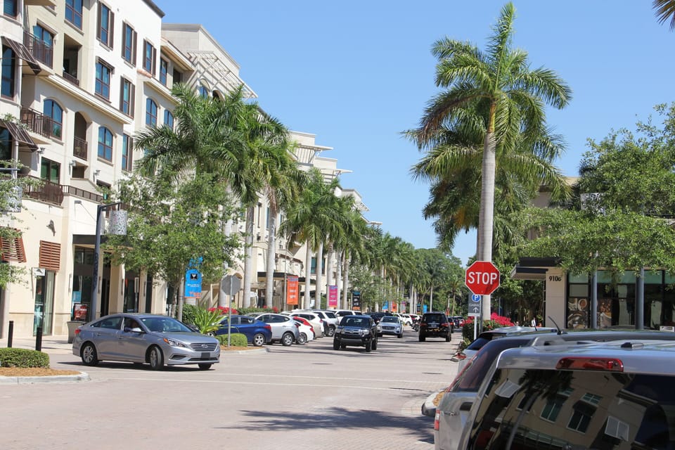 Mercoto shopping nearby