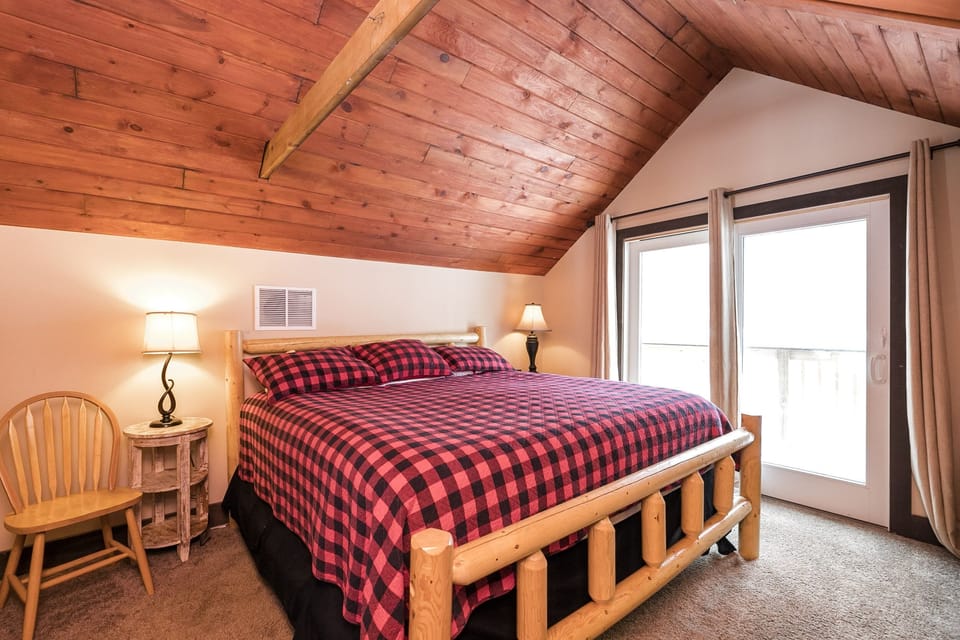 3rd floor king suite with full bath.