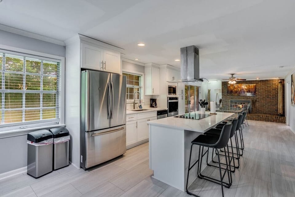 A kitchen that's as beautiful as it is functional – your culinary haven.