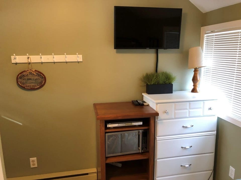 Guest Cabin - TV/DVD, Microwave