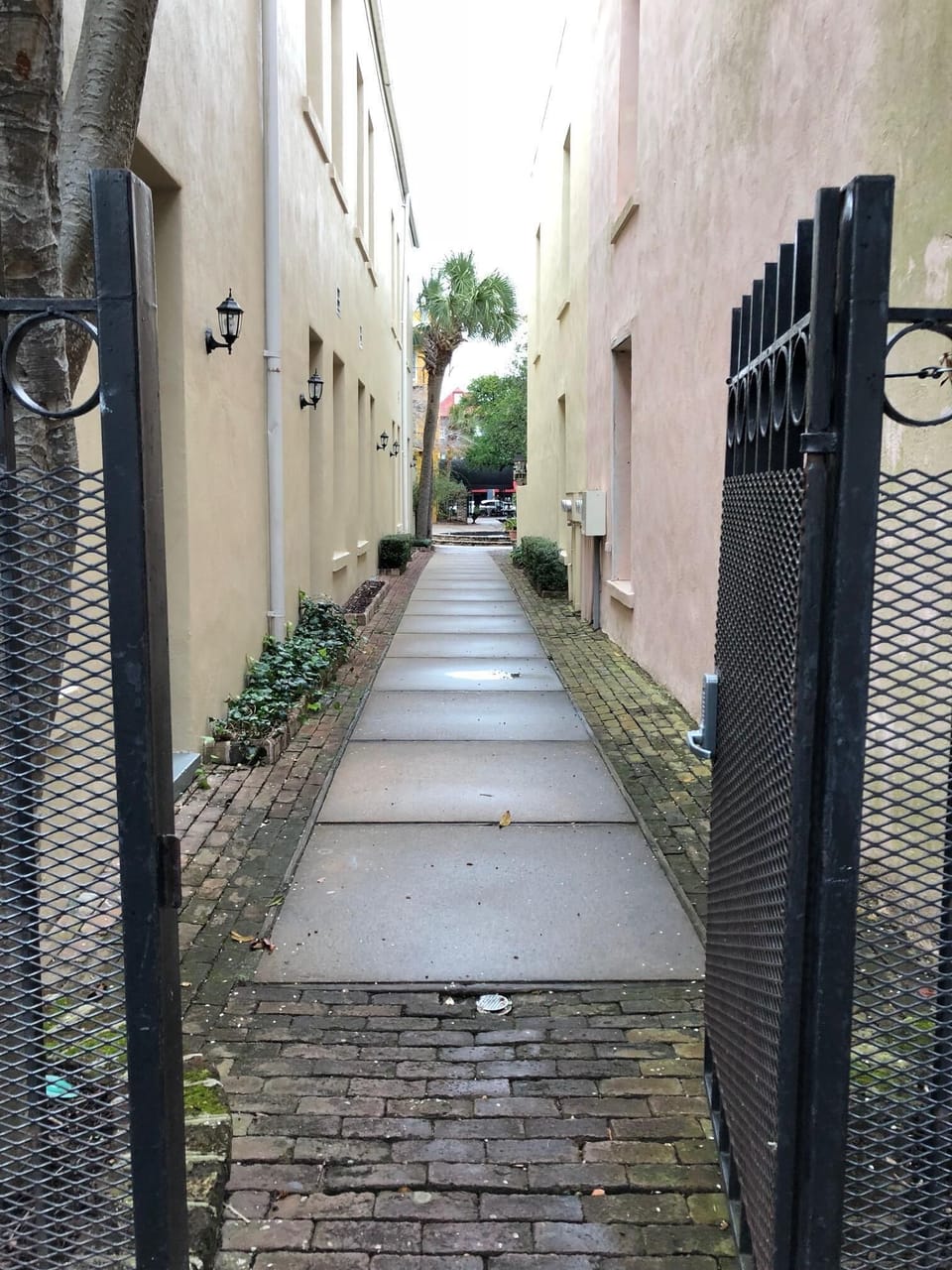 Entrance from State St..park for 1hr to unload. 
