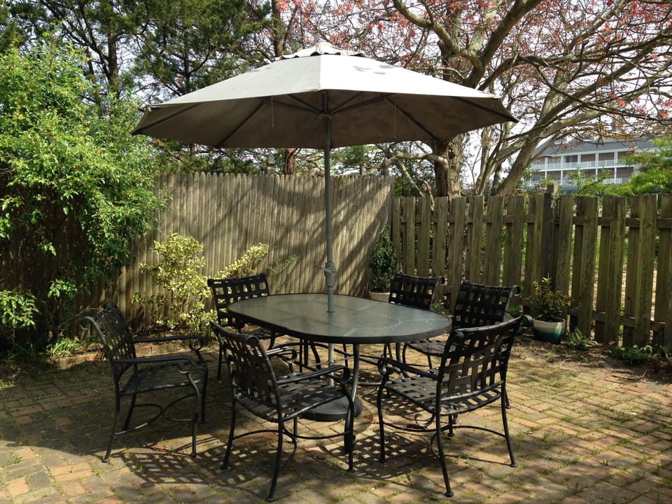 Outdoor Dining and view of Bay Head Yacht Club