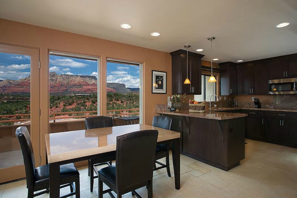 Penthouse Suite #7 dining and fully stocked kitchen - with views!