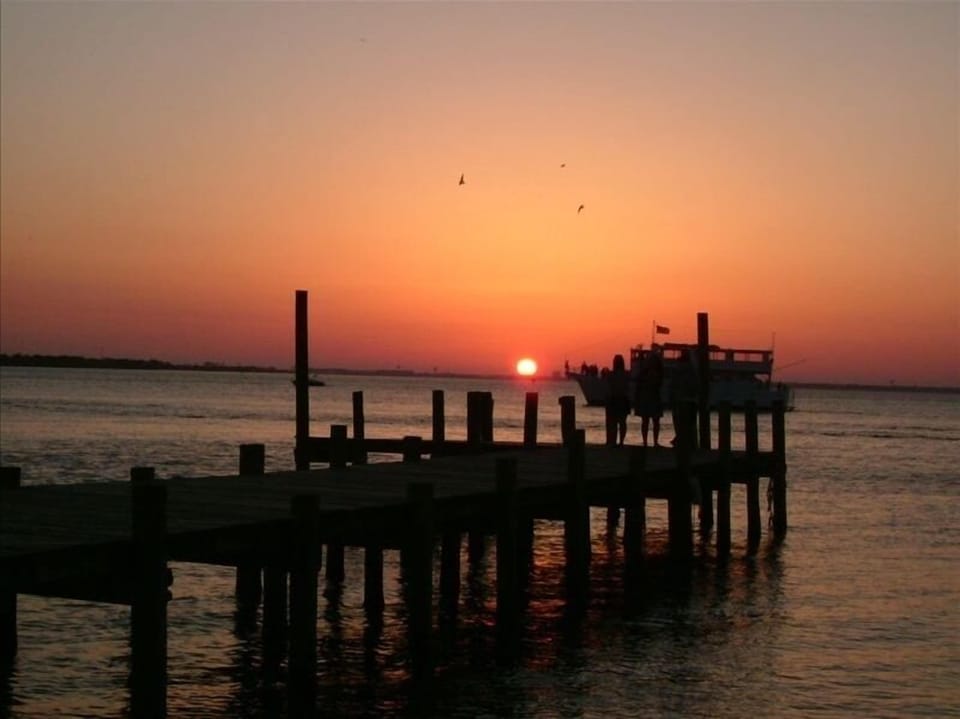Spectacular Sunset on Destin Harbor, a perfect way to close your day!