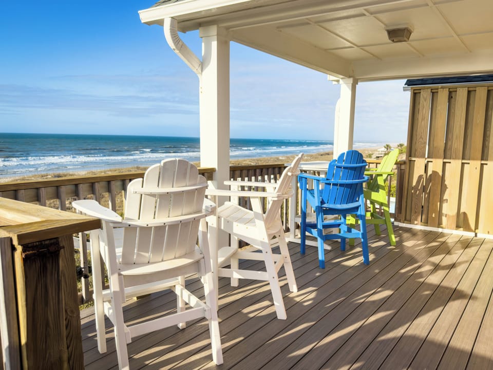 Front-row ocean views from the top deck
