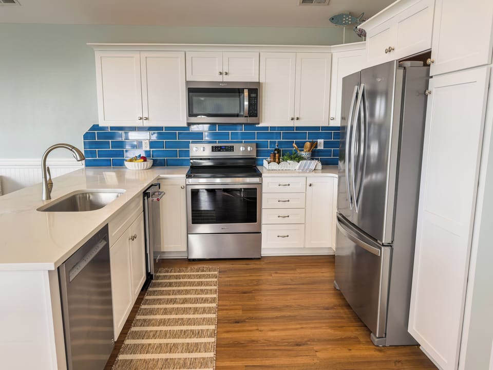 Open kitchen layout for easy cooking and connection