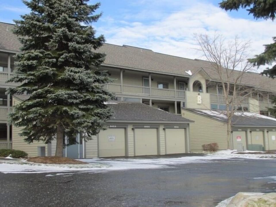 Condo is in the 'B' building in the Villages subdivision.  Top of the ski hill!