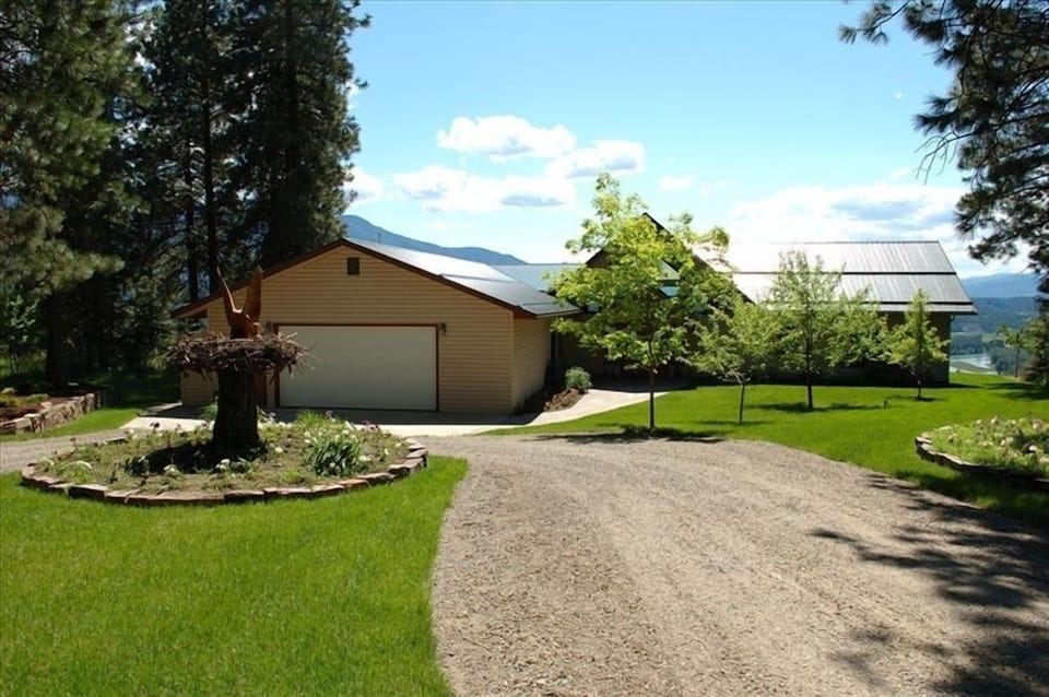 Nestled Atop the Kootenai River