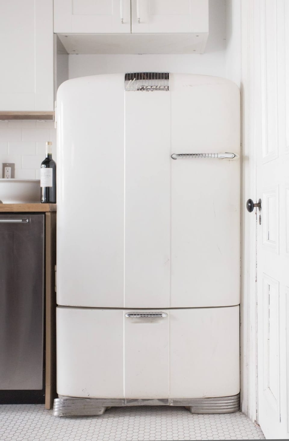 Kitchen Detail: Working Fridge