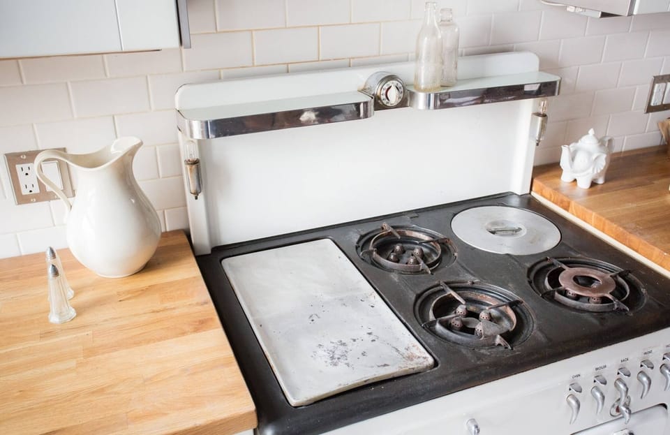 Kitchen Detail: Working Stove
