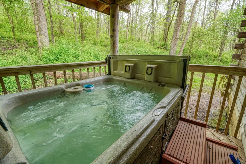 Hot Tub / whirlpool bath (Outdoor)