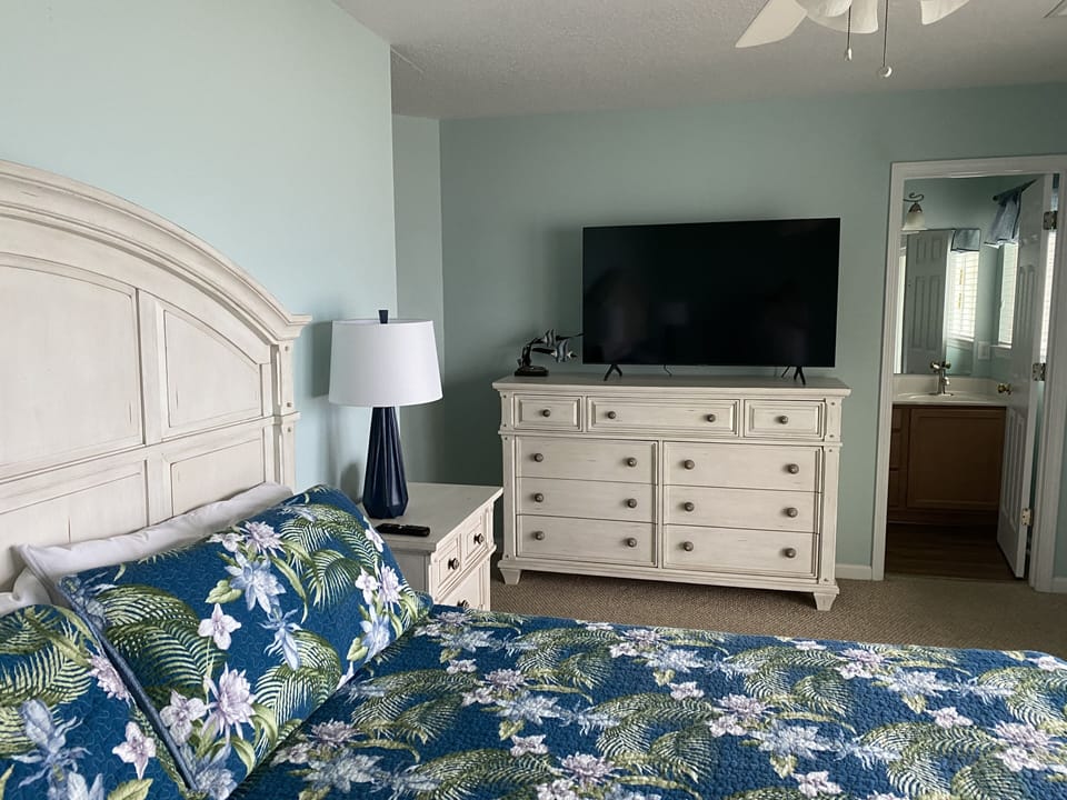 Master bedroom. Ocean views/balcony. New 50 inch Samsung smart TV