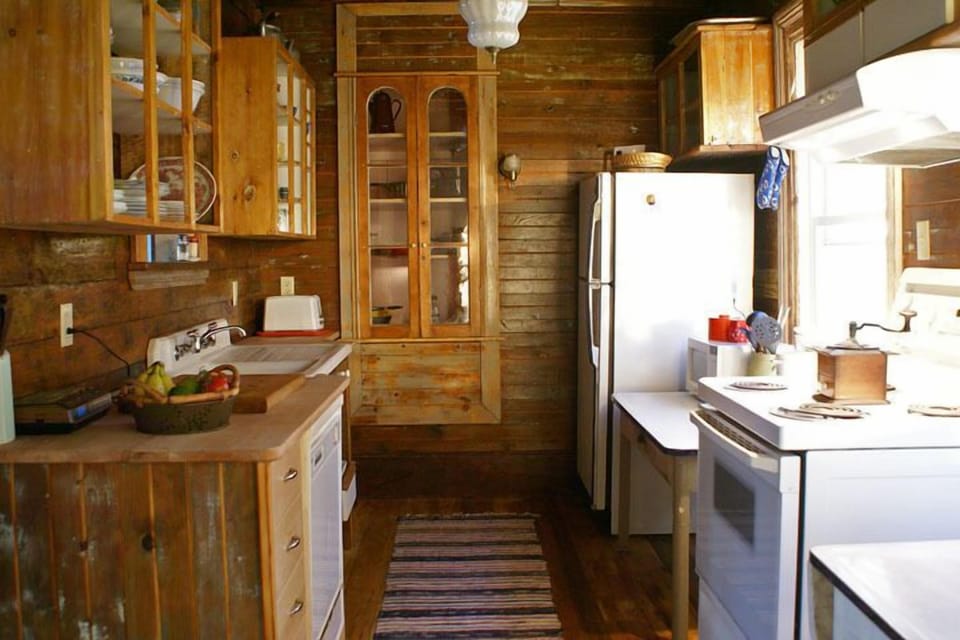 Caboose kitchen waiting for your culinary touch 