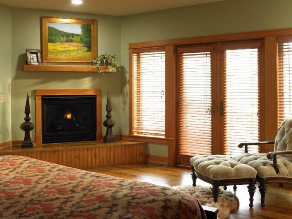 Master Bedroom/bath on main floor, king bed, gas fire, walk-in closet, priv deck