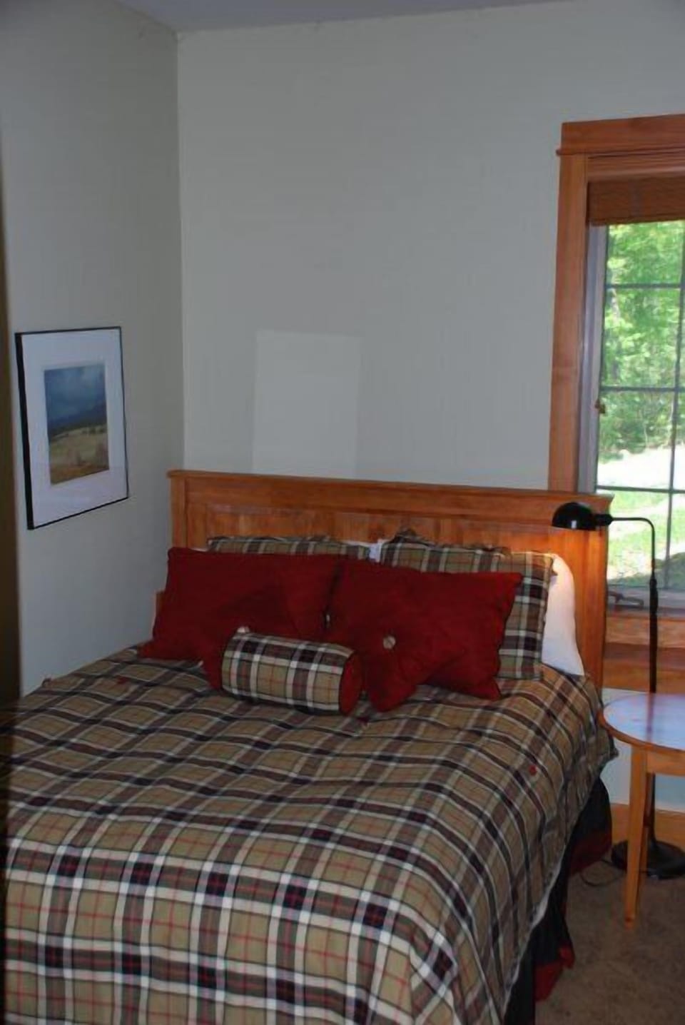 Second Basement guest room with cable tv