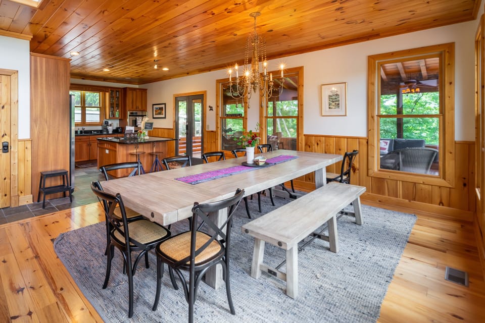 Open floorplan with dining, kitchen and living room