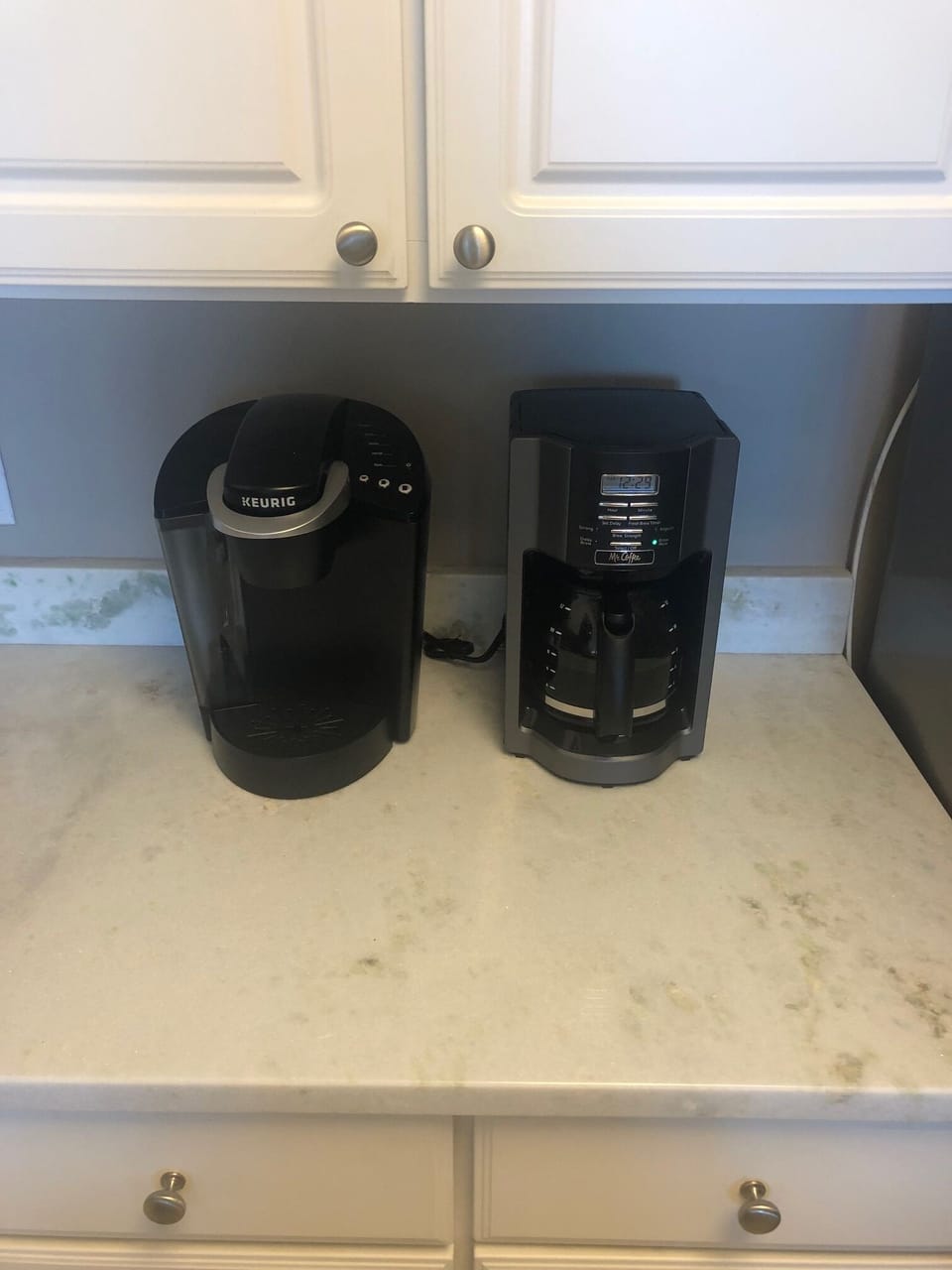 2 coffee pots 