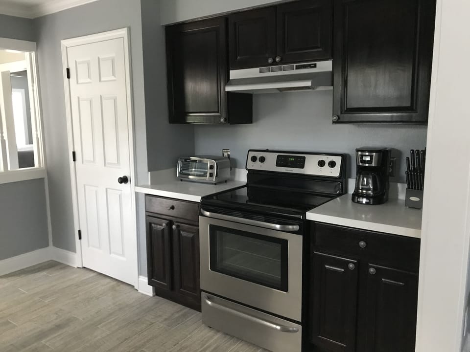 New stainless steel appliances including stove, fridge, dishwasher & microwave 
