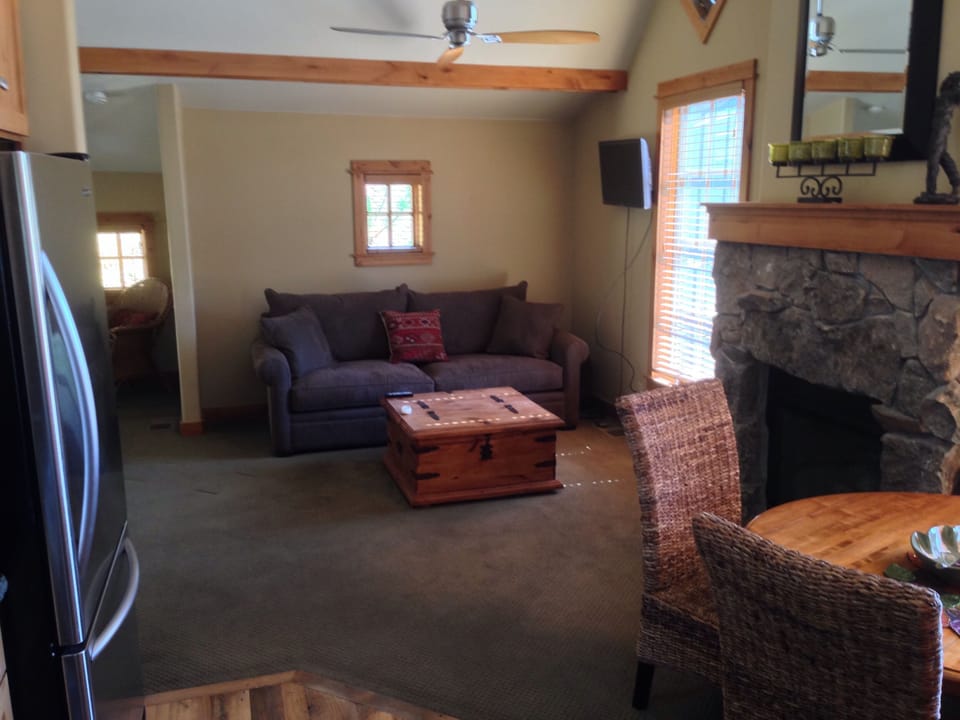 Guest House- qn sofa sleeper plus separate bedroom w/ qn bed and full bath.