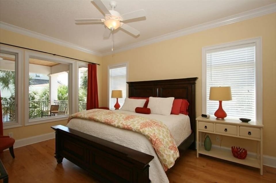 Master Bedroom with Pillow top Mattress and Egyptian Cotton Sheets