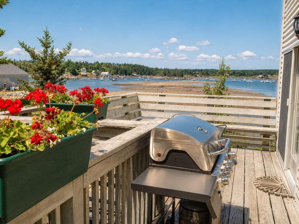 Outside porch with dining, BBQ and ocean views