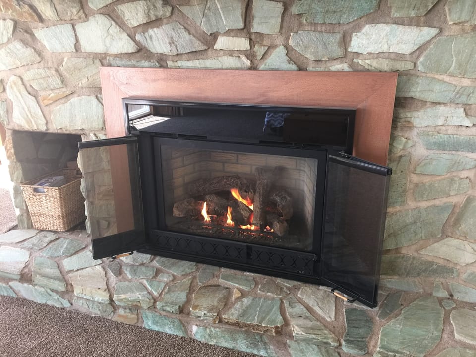 Remote controlled fireplace
