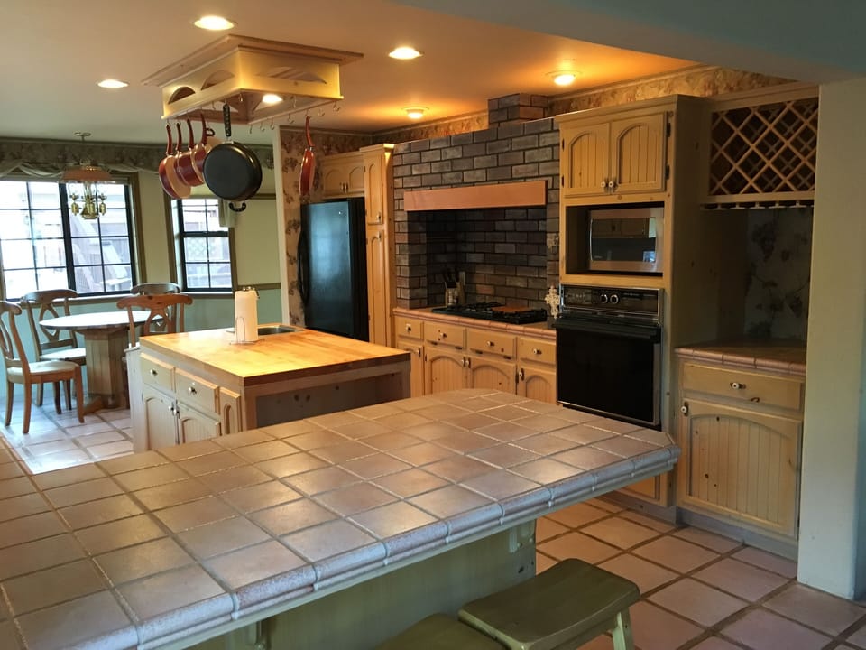 Large chef's kitchen