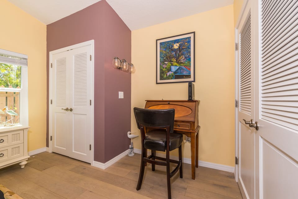 Bedroom Closet & Desk