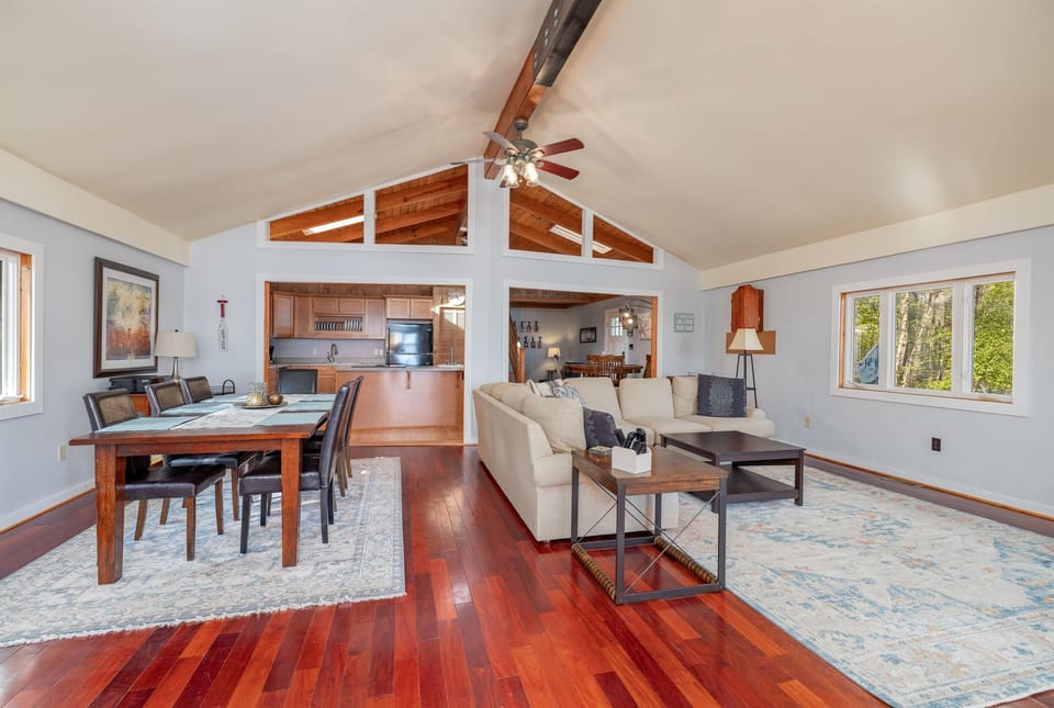 Open Floor Plan!