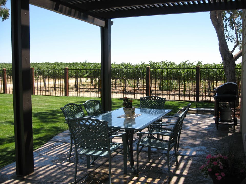 Alfresco dining
