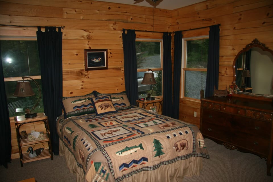 Queen bedroom on first floor with full bath including jetted tub
