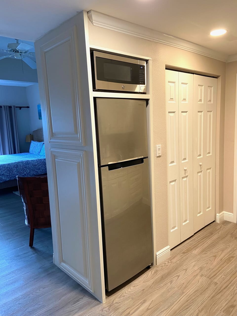 Full size refrigerator and microwave 