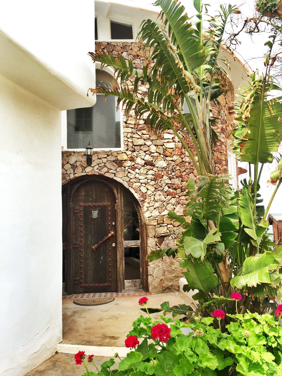 The main entrance designed by local Mexican sculptor Alfonso Arambula Robles.