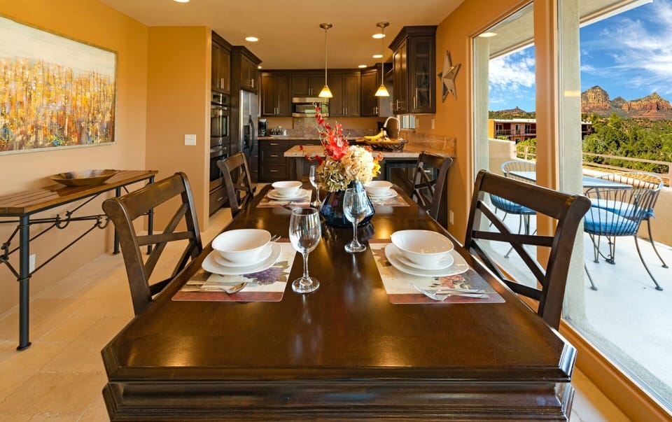 Eagle's Nest Suite #8 dining area has seating for up to 5 people.