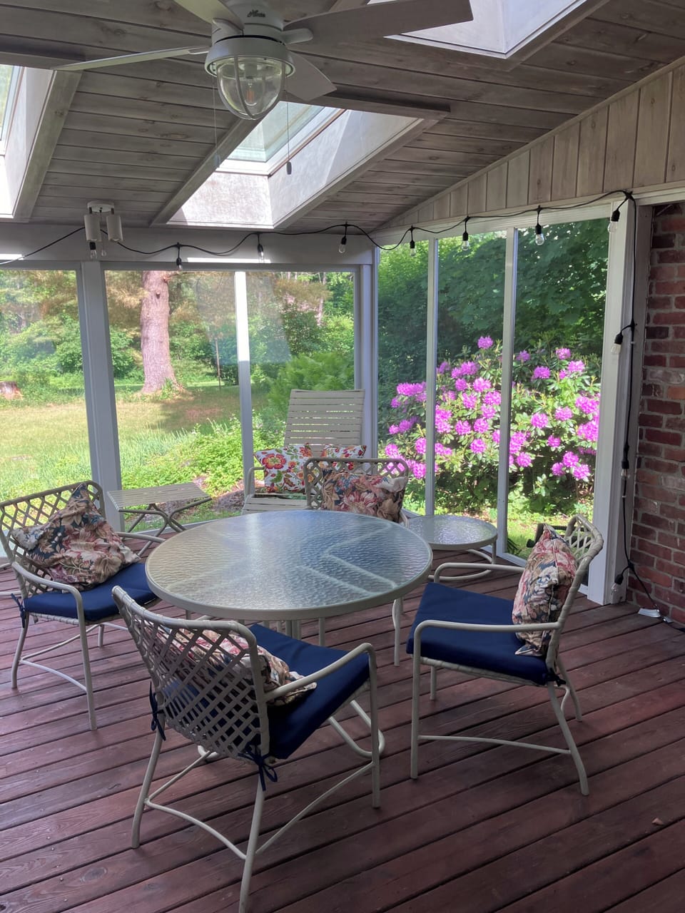 Screened in porch