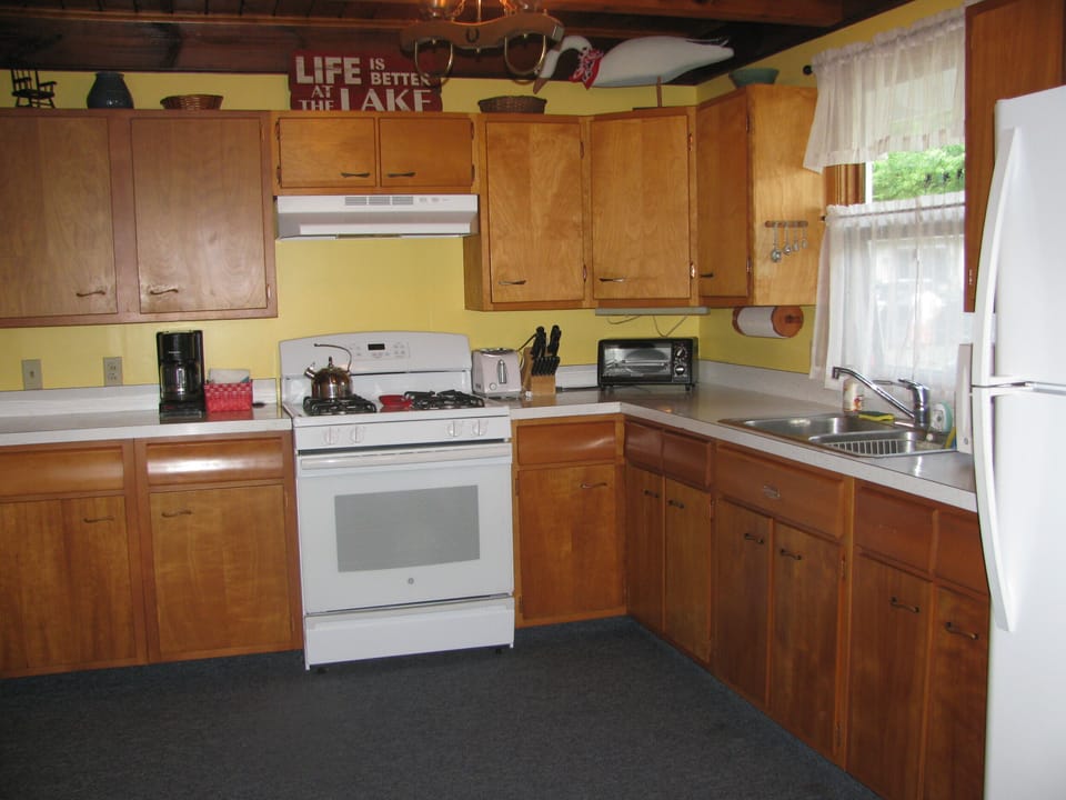 Kitchen (new appliances - 2015)
