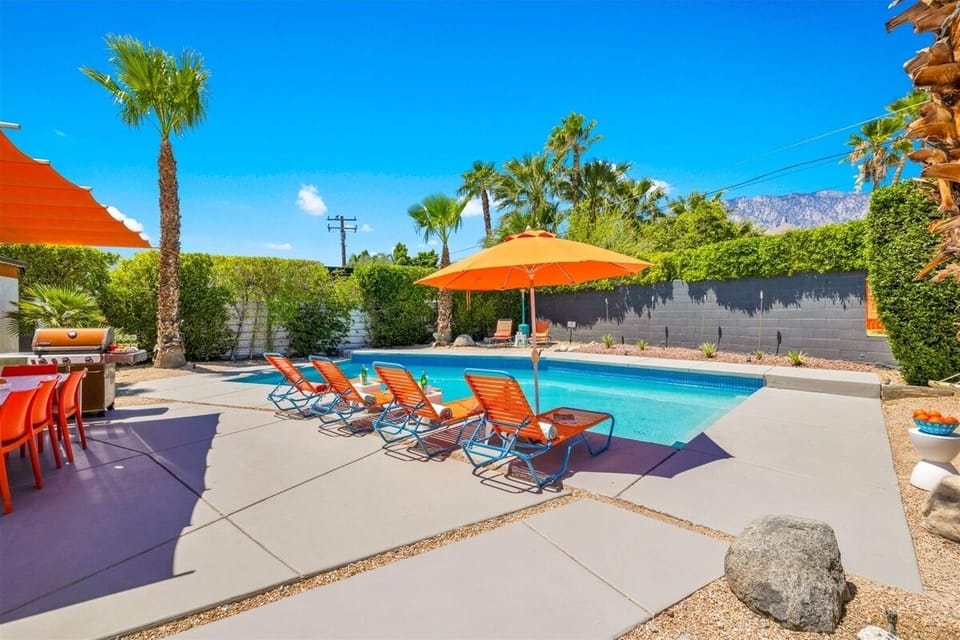 Pebble tech pool