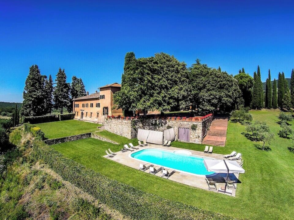 Private pool_side view