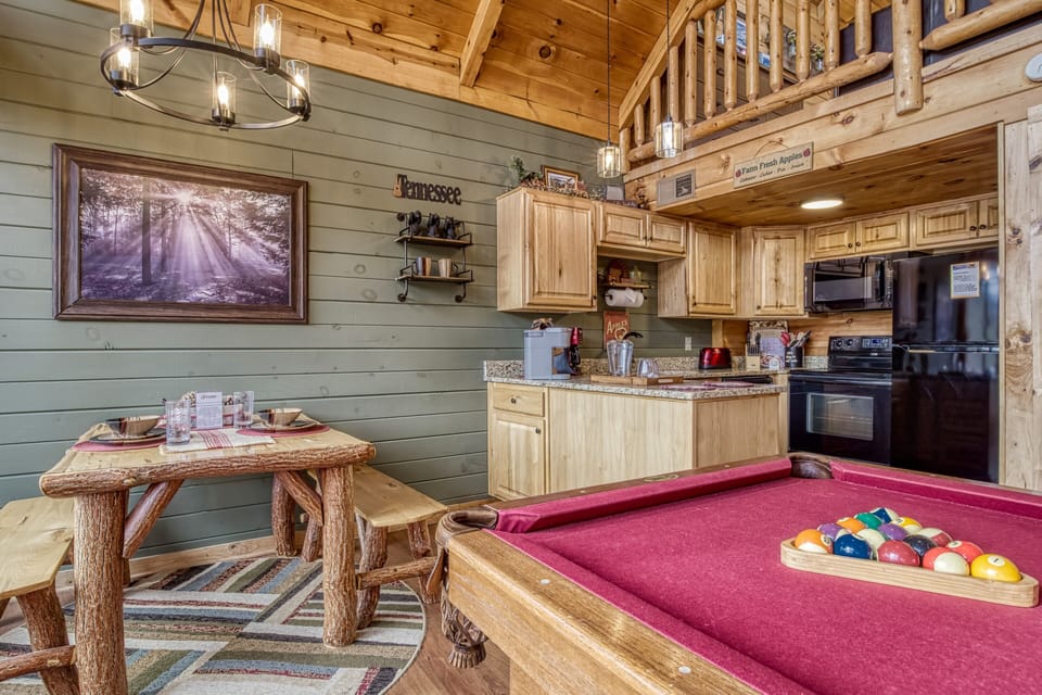 Wears Valley Honeymoon Cabin "A Walk in the Clouds" - Pool table, dining area and kitchen