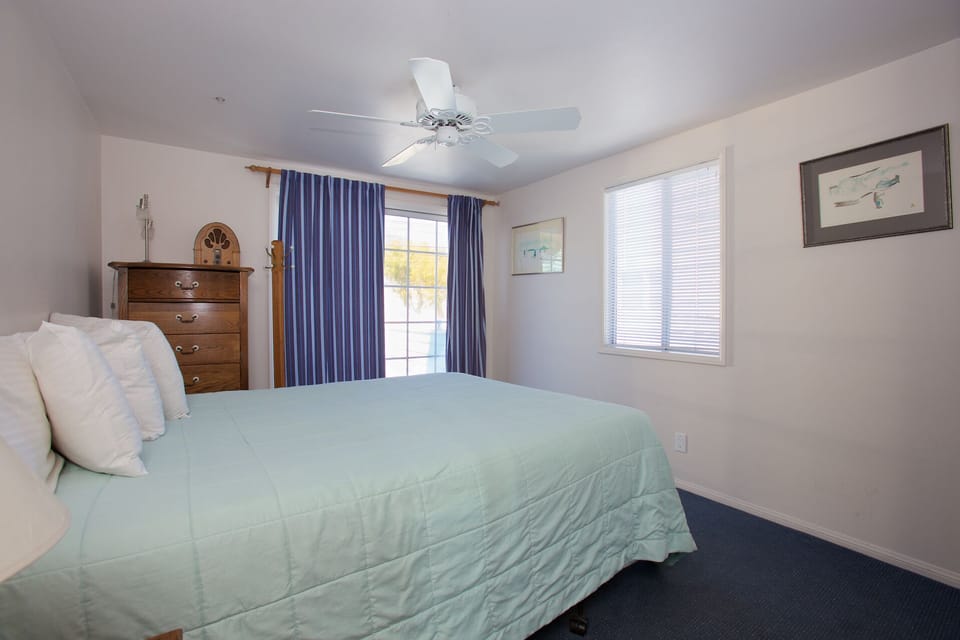Upstairs bedroom 2