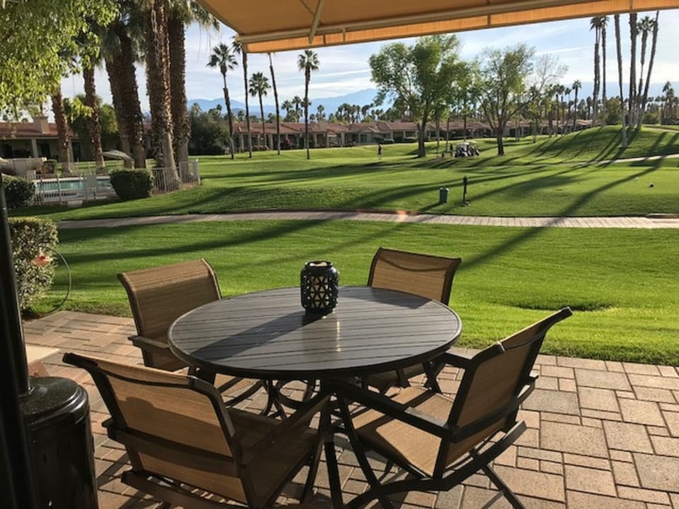 outdoor patio dining 