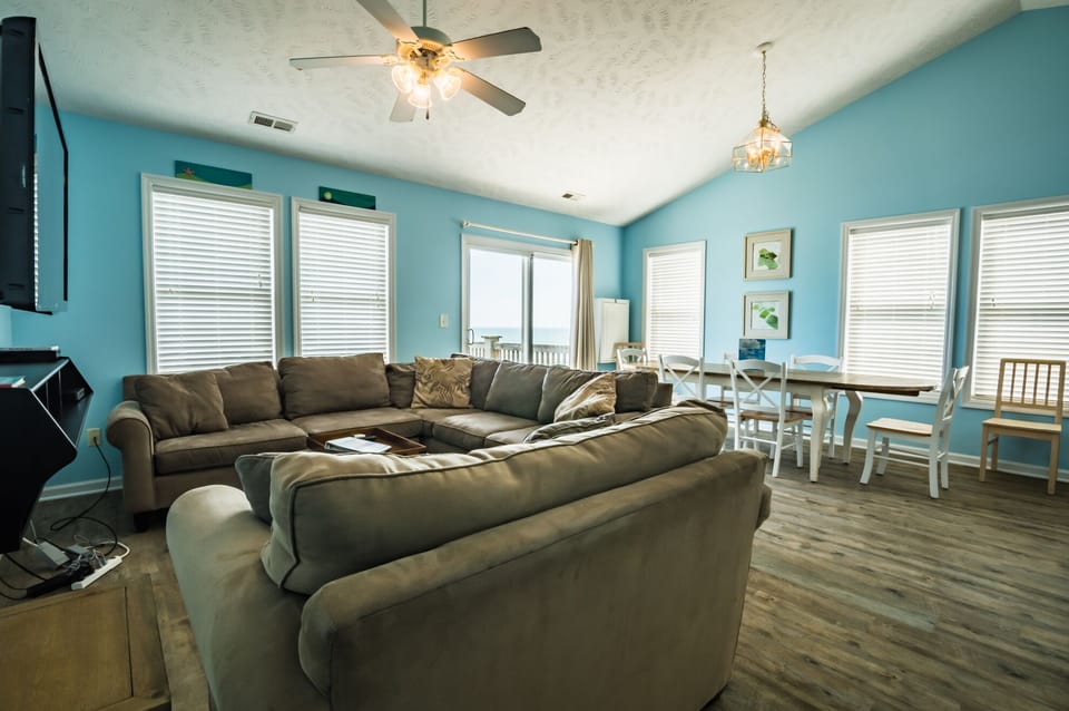 Spacious Living room