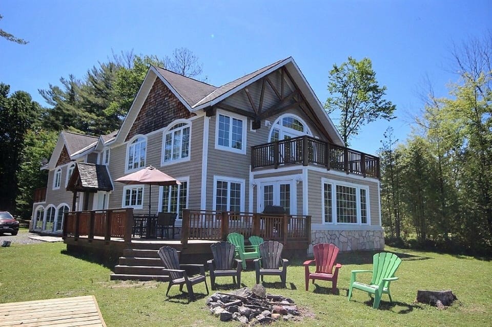 Deck and Fire pit by the lake