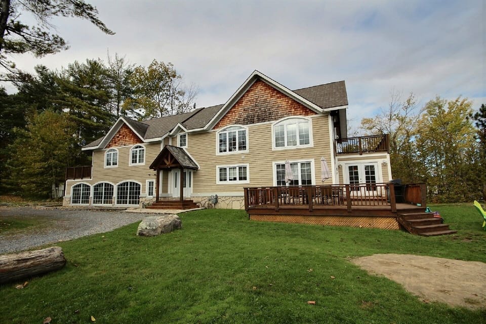 Deck with BBQ overlooking Lake Muskoka