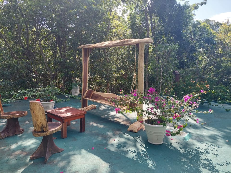 roof top sitting area...perfect for monkey viewing or morning yoga!